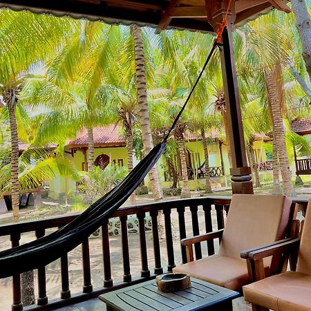 Bronze Bungalows Gili Meno Buitenkant foto